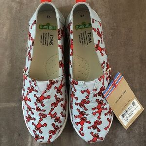 Toms Sesame Street Elmo